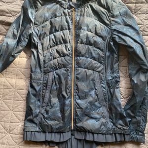 Lululemon spring fling blue camo jacket
